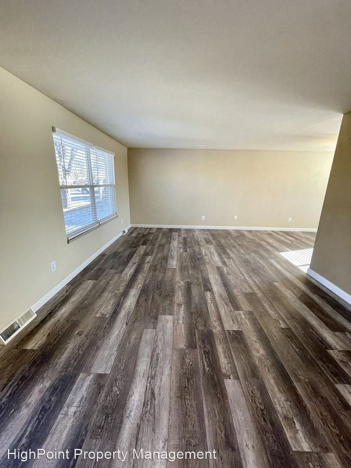 6128 W 84th Ave - Photo 2 of 24