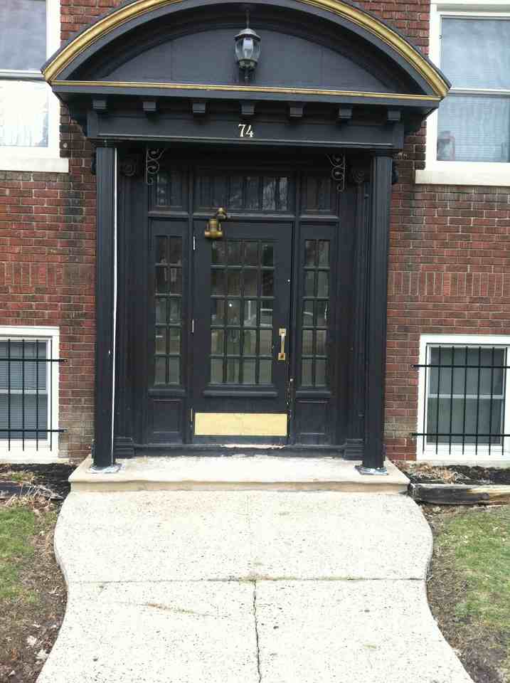 74 Hanna St W - Photo 3 of 5