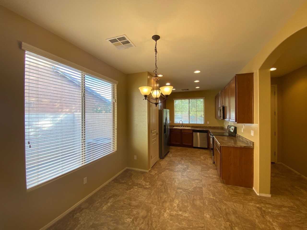 532 E Trellis Rd - Photo 2 of 13