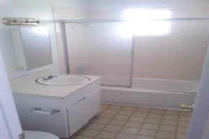 1947 8th St - Photo 2 of 5