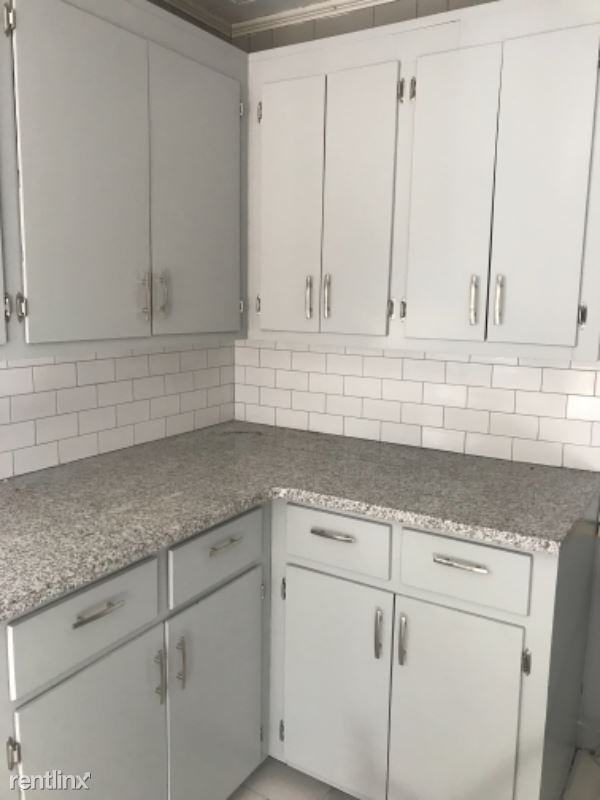 300 N Hampton Rd - Photo 2 of 13