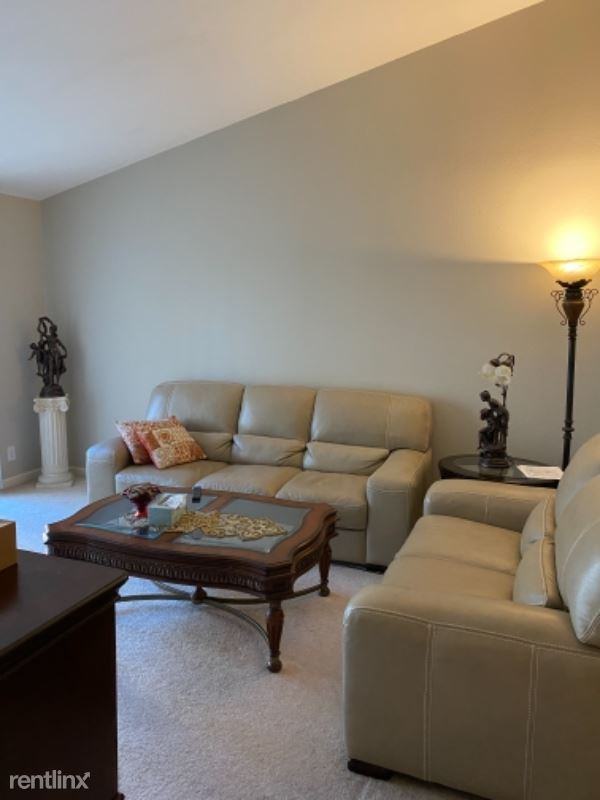 1022 Cedar Gables Dr - Photo 3 of 12