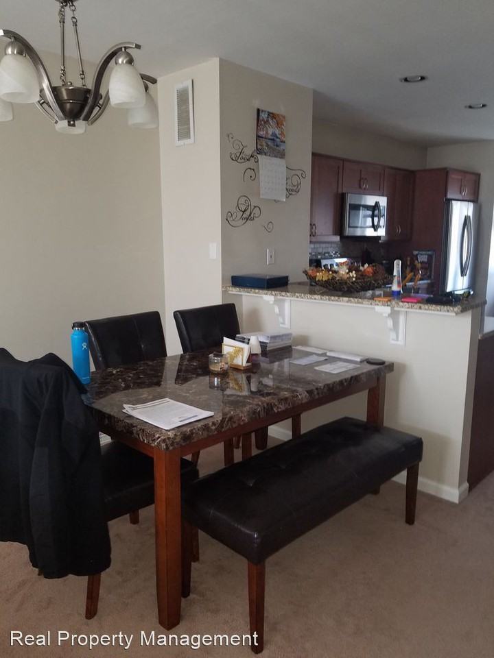 31 Cobblestone Dr #31 - Photo 2 of 8