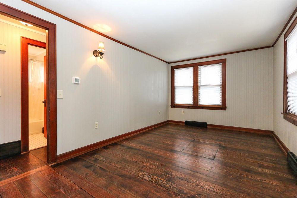 10510 Russell Ave S - Photo 3 of 20