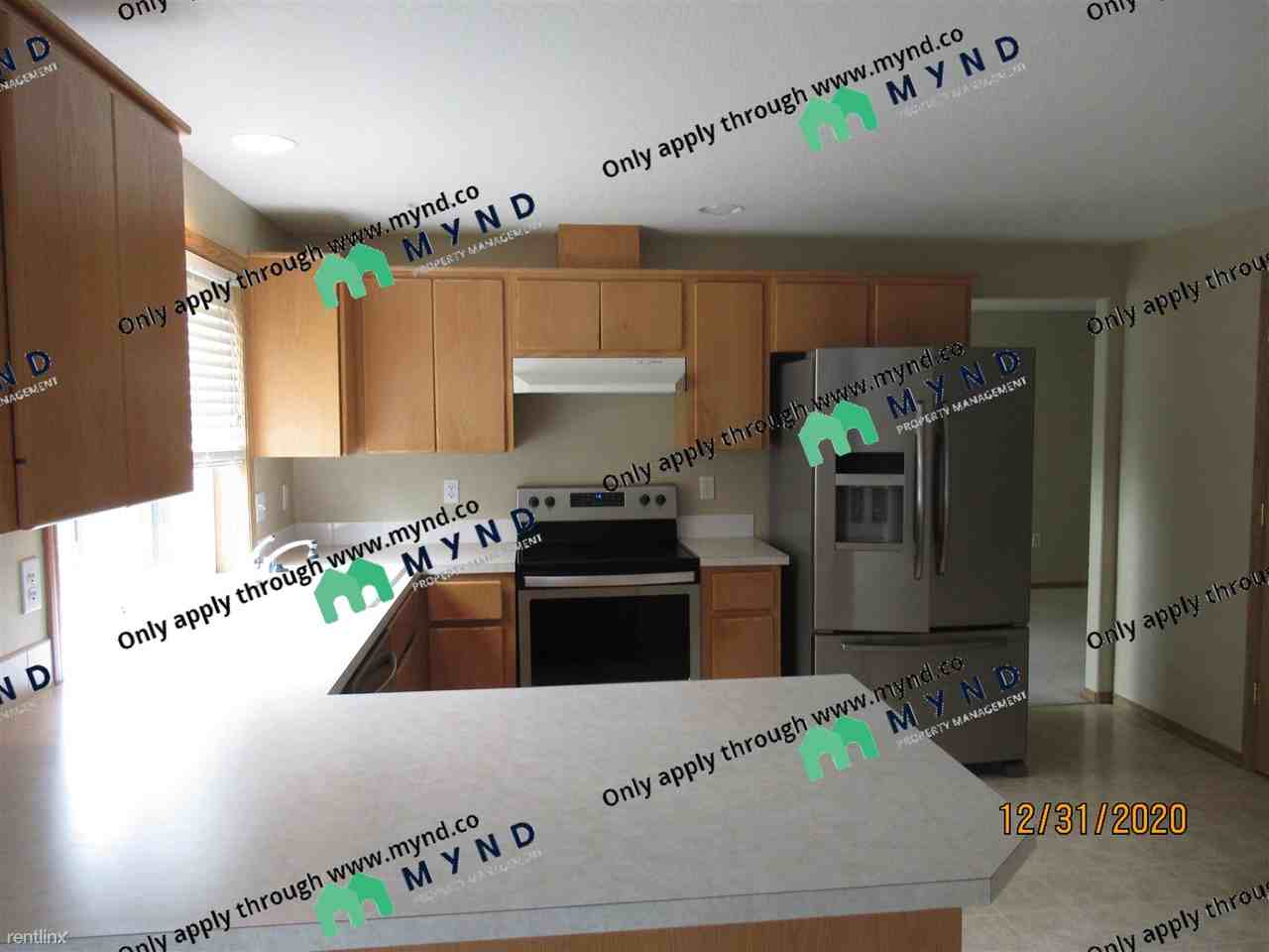 2403 Ne 108th St - Photo 3 of 12