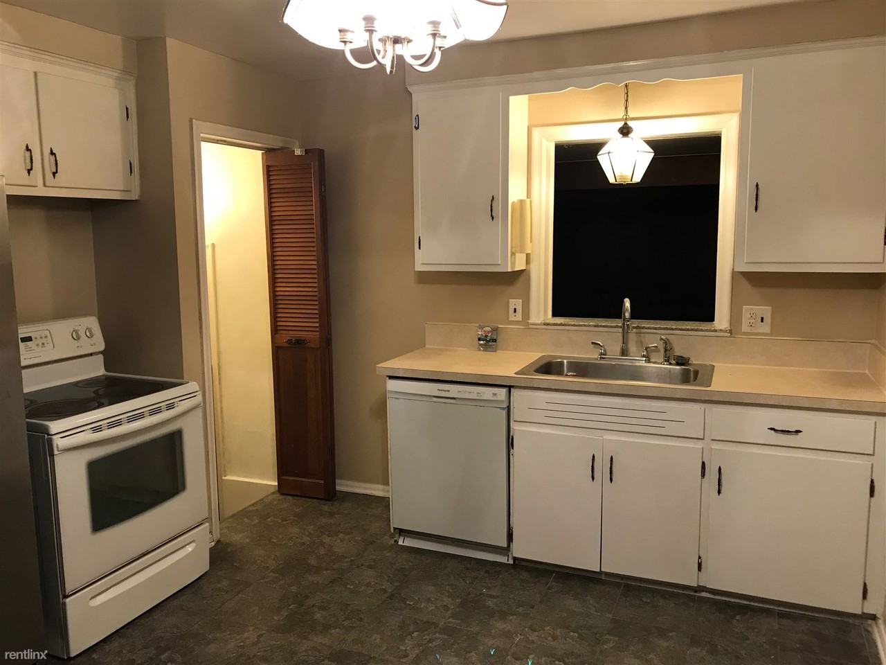 1421 Venice St - Photo 2 of 12