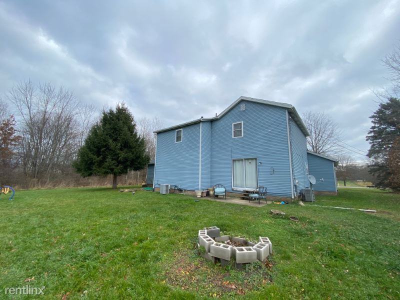 11395 Market Ave Nw - Photo 2 of 9