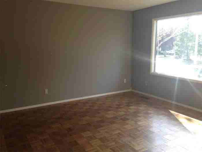 9549 74 Ave - Photo 3 of 8