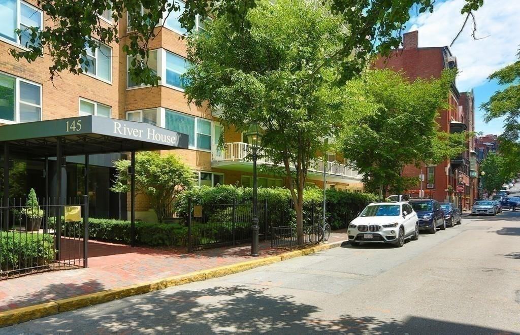 145 Pinckney St Apt 132