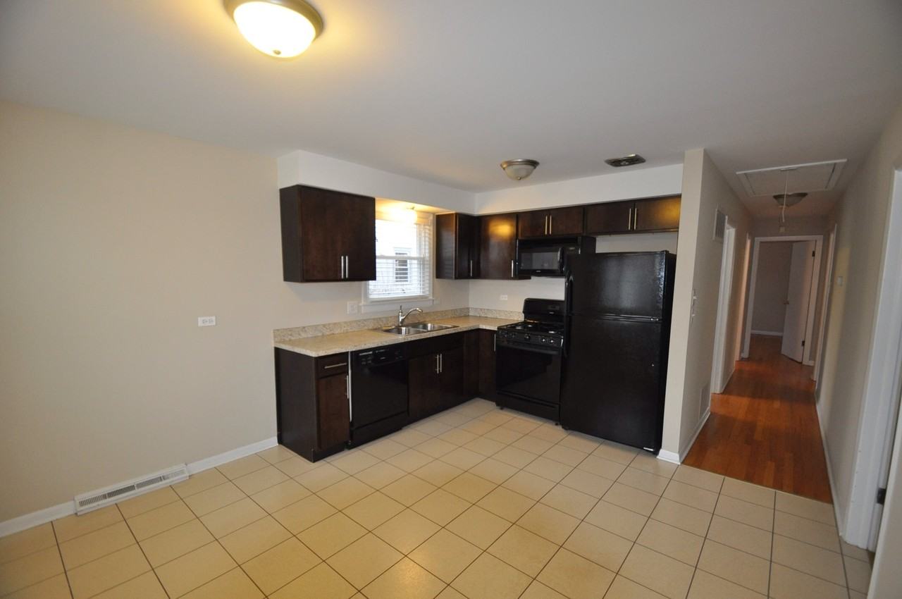 5846 81st Pl - Photo 2 of 9