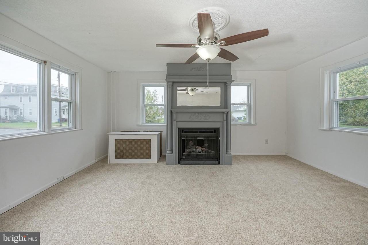 265 Kings Hwy - Photo 3 of 38