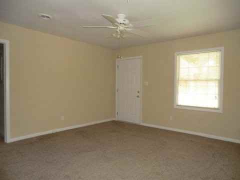 2112 Bayvale Rd - Photo 3 of 11