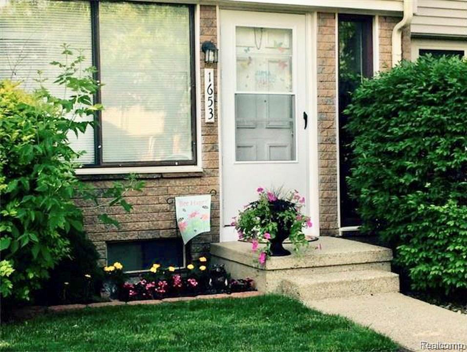 1653 Wimbledon Drive - Photo 2 of 22