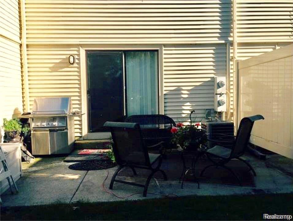 1653 Wimbledon Drive - Photo 3 of 22