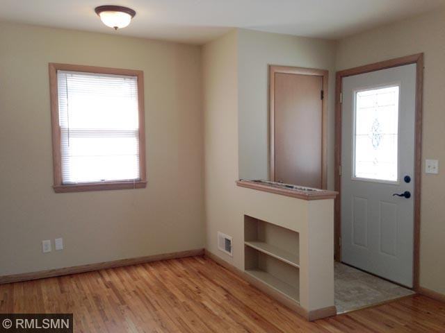 5325 Horizon Dr NE - Photo 2 of 14
