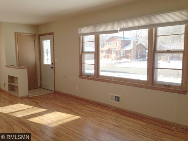 5325 Horizon Dr NE - Photo 3 of 14