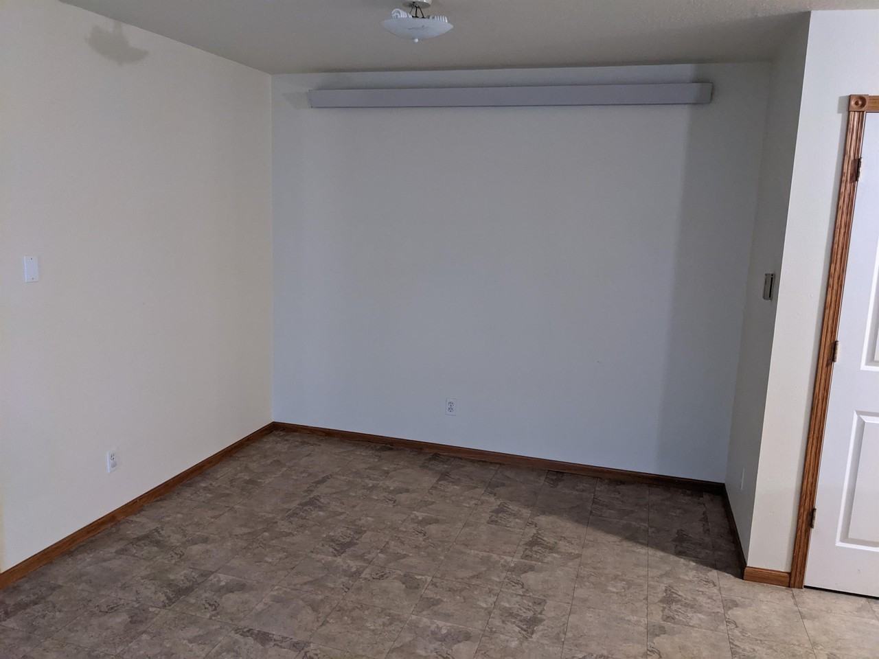 505 Cedar St - Photo 3 of 6