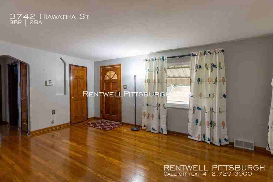 3742 Hiawatha St - Photo 3 of 15