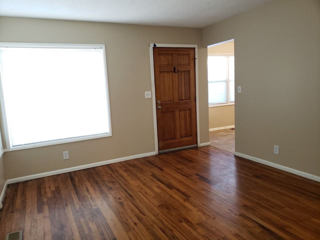 7110 N Mears St - Photo 2 of 12