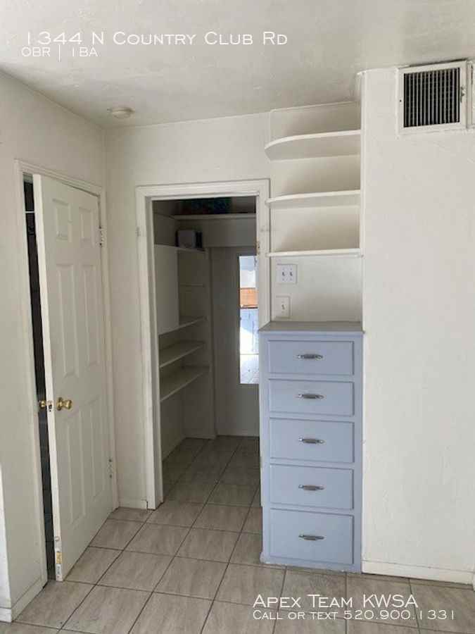 1344 N Country Club Rd - Photo 2 of 9