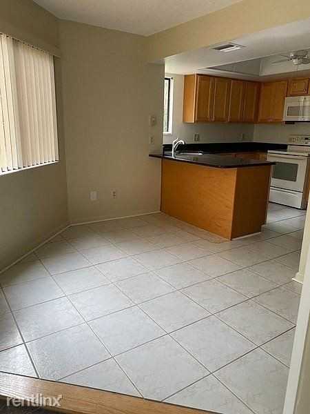 25 Oxford Ln - Photo 3 of 18