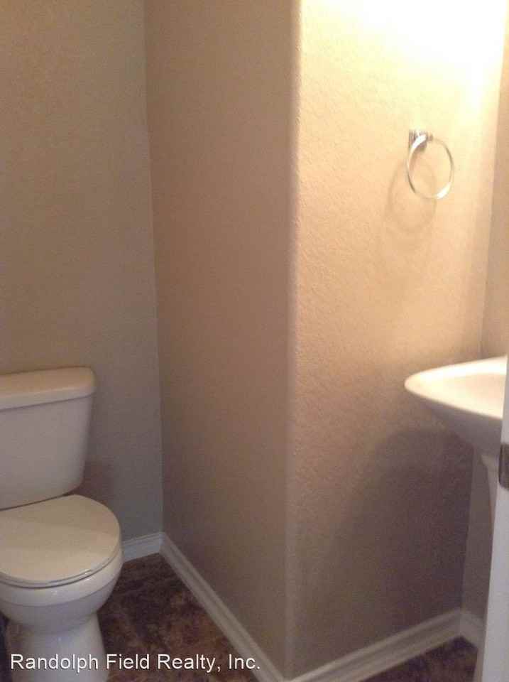 2604 Gallant Fox Dr - Photo 3 of 17