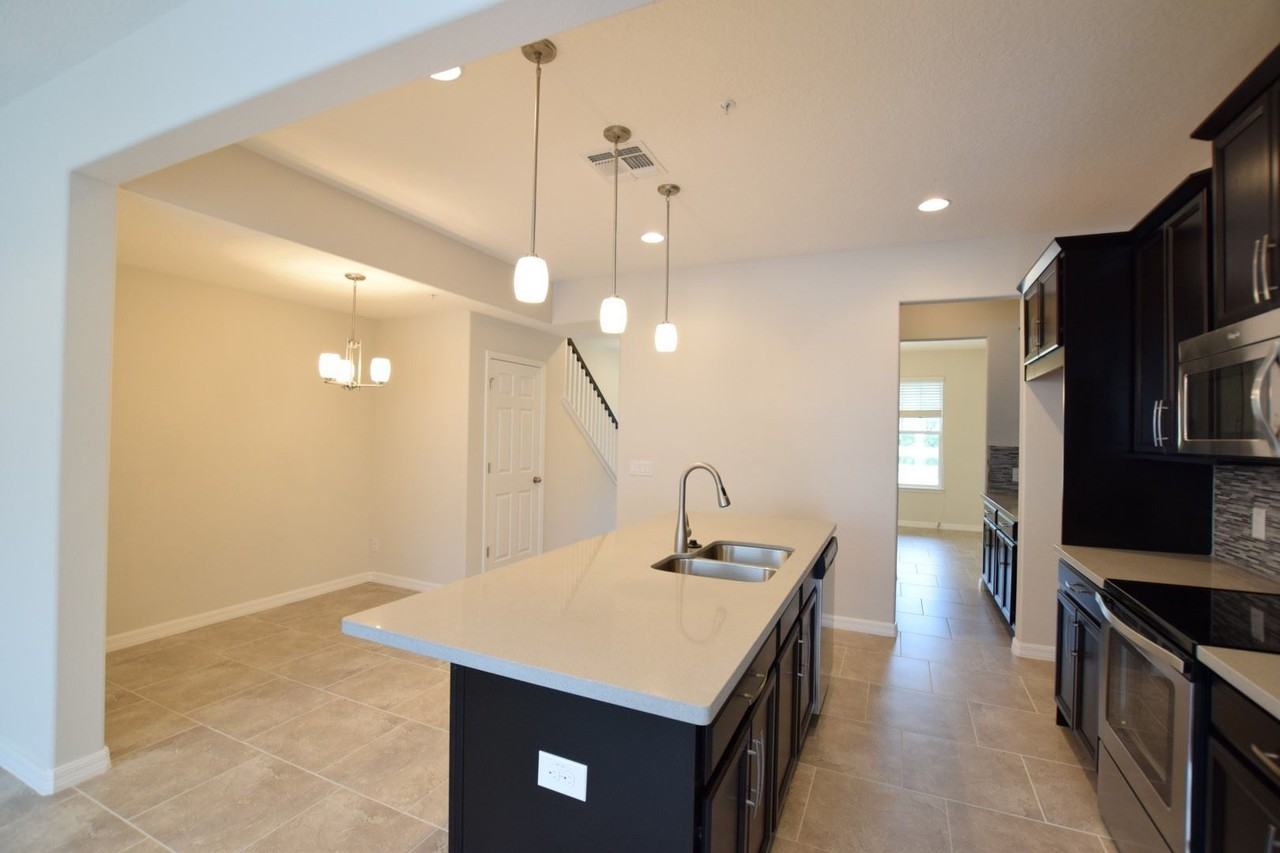 8732 Dufferin Ln - Photo 2 of 19