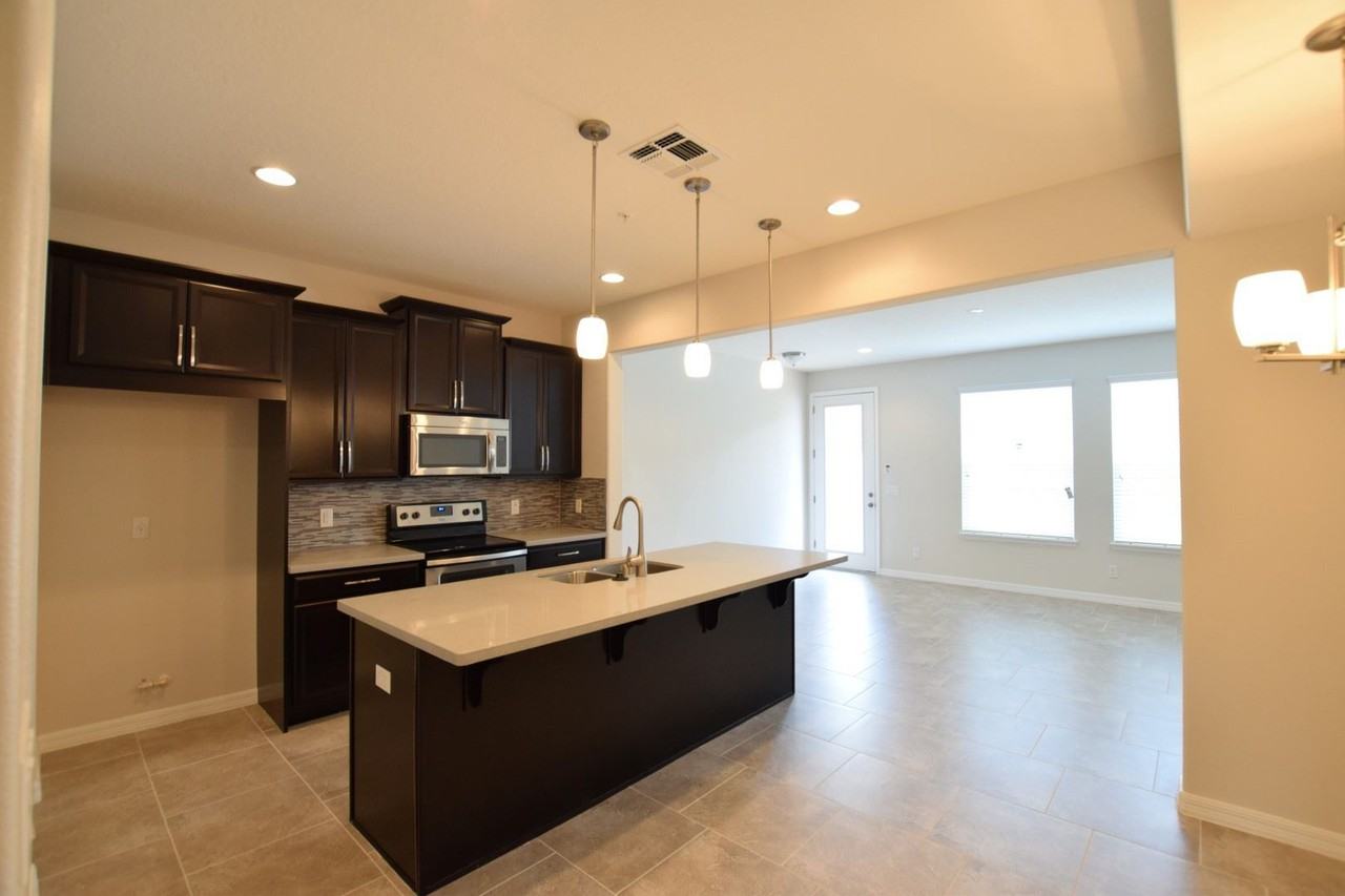 8732 Dufferin Ln - Photo 3 of 19