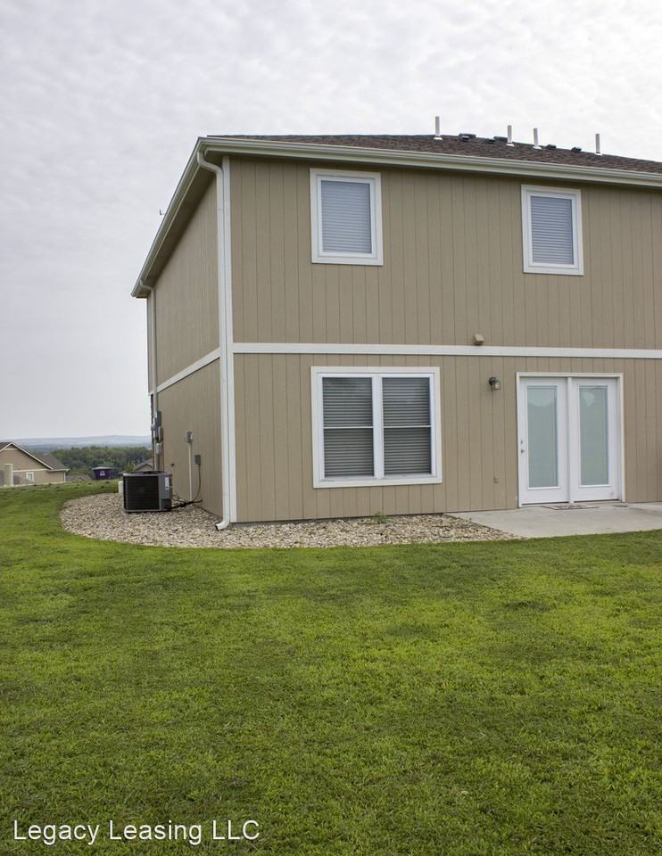 219 Kelly Ln - Photo 2 of 14