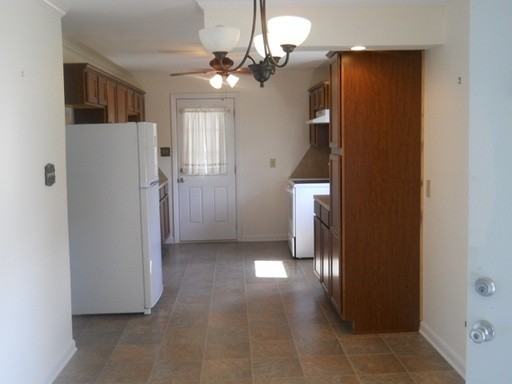 502 Rosebriar Ct - Photo 3 of 9