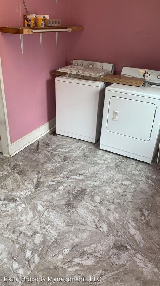 323 Washington St - Photo 3 of 26