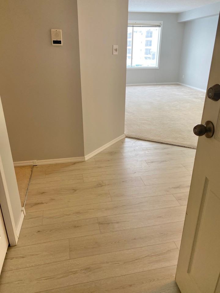 212 Columbia Blvd W - Photo 2 of 13