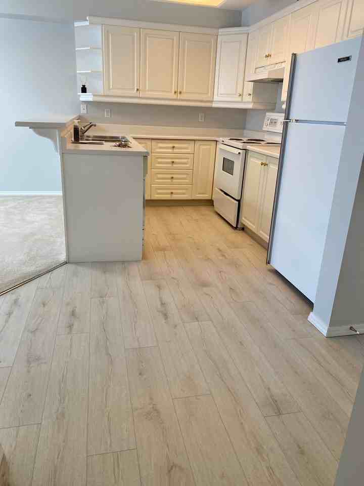 212 Columbia Blvd W - Photo 3 of 13