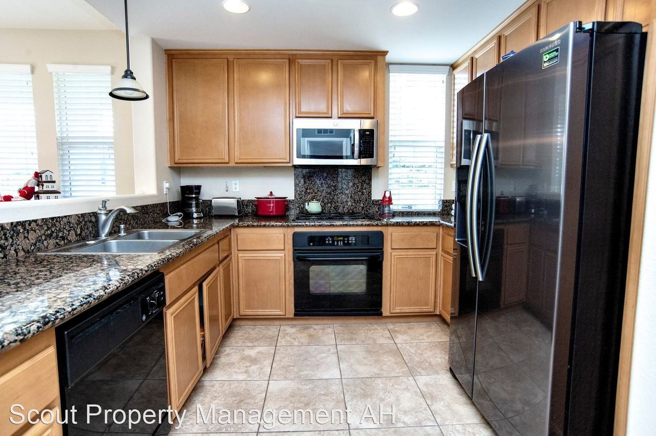 29202 Portland Ct - Photo 3 of 8