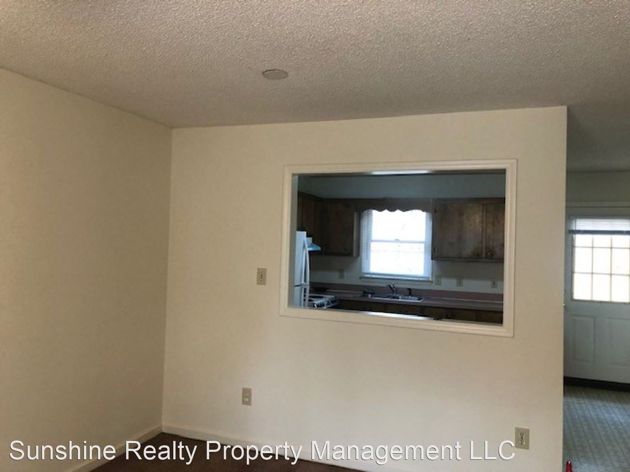 335/337 McPHERSON DR - Photo 3 of 8