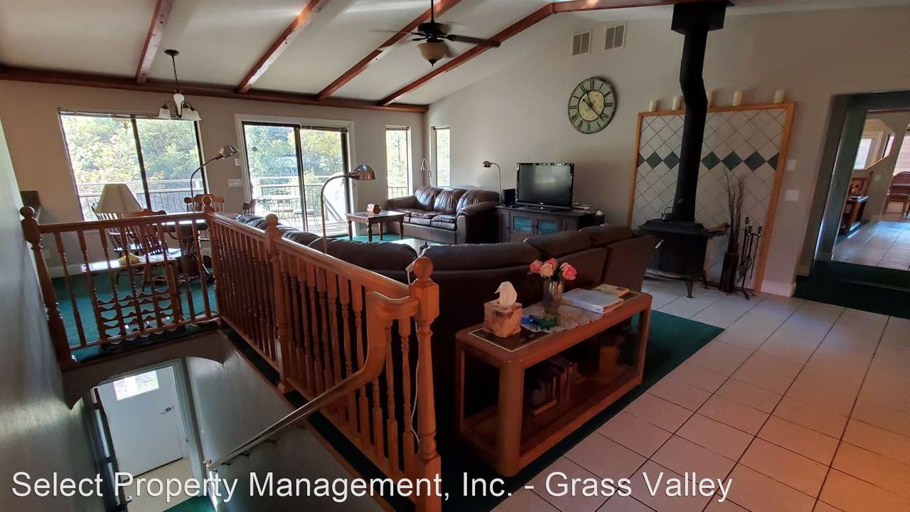 13506 Lake Wildwood Drive - Photo 2 of 15