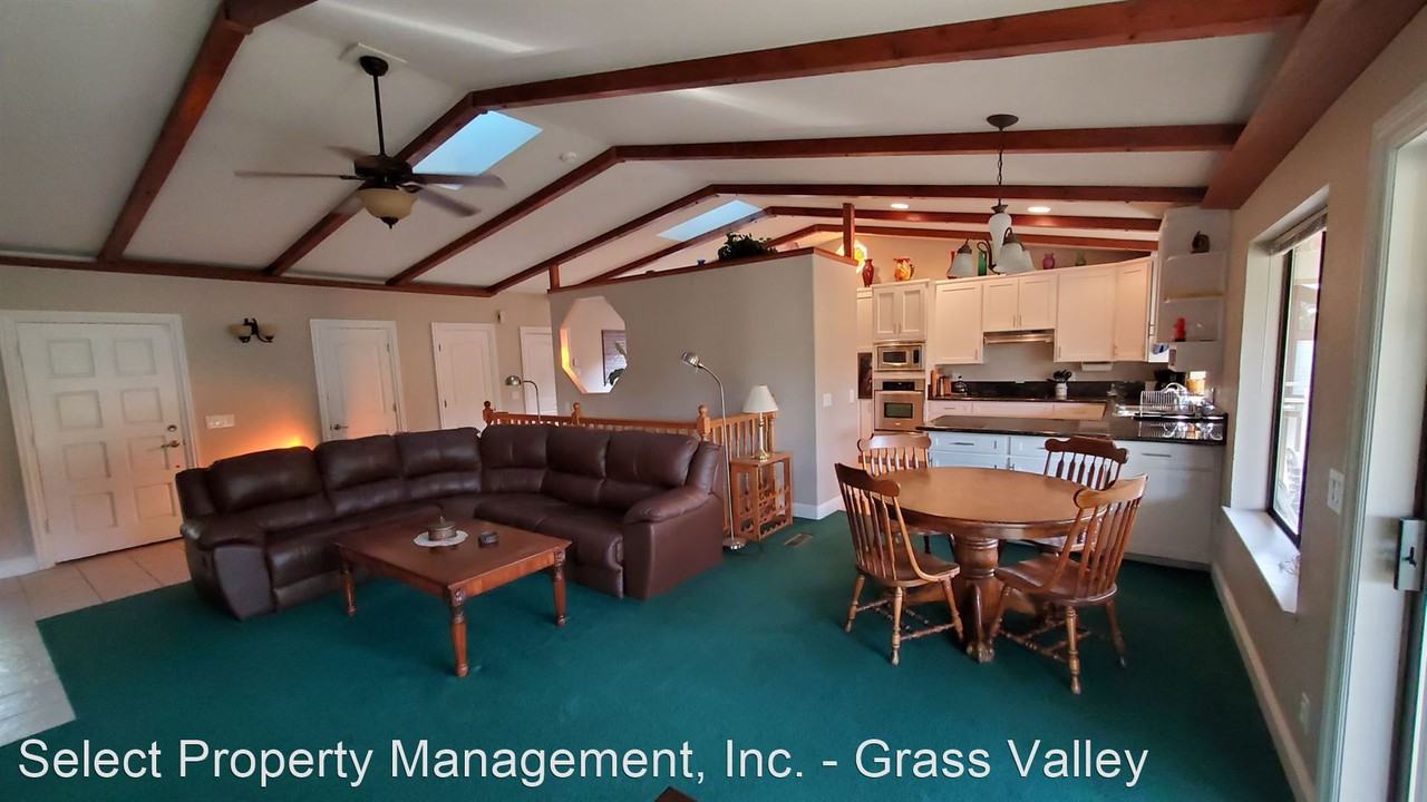 13506 Lake Wildwood Drive - Photo 3 of 15