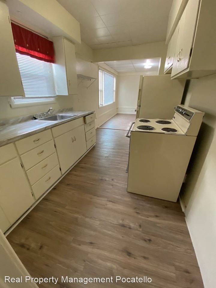 241 N Hayes - Photo 2 of 7