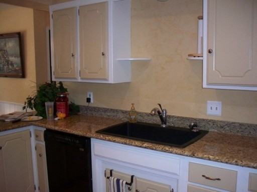 12141 Greenlawn Ave - Photo 2 of 8