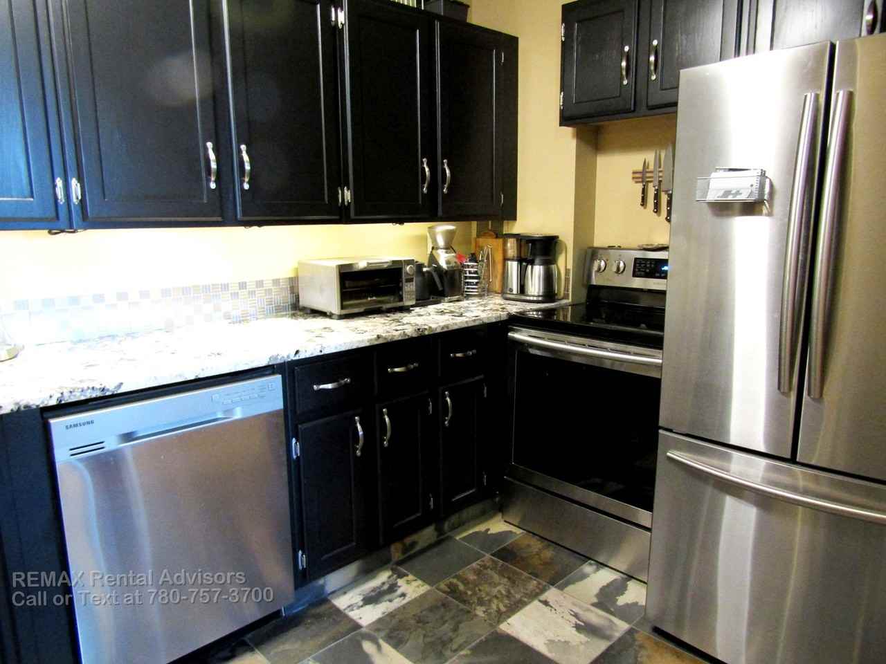 315 Southampton Dr Sw - Photo 2 of 18