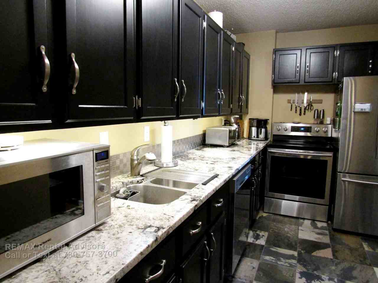 315 Southampton Dr Sw - Photo 3 of 18