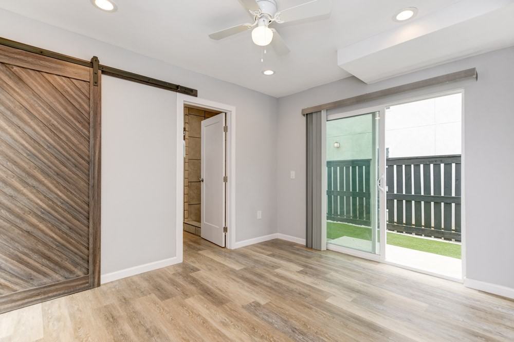 3170 Franklin Avenue - Photo 2 of 33