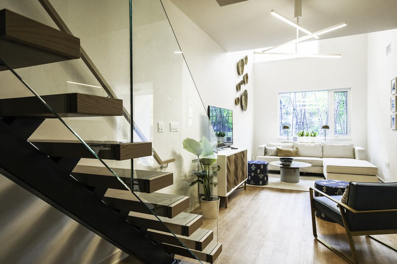 39 Niagara Street #124