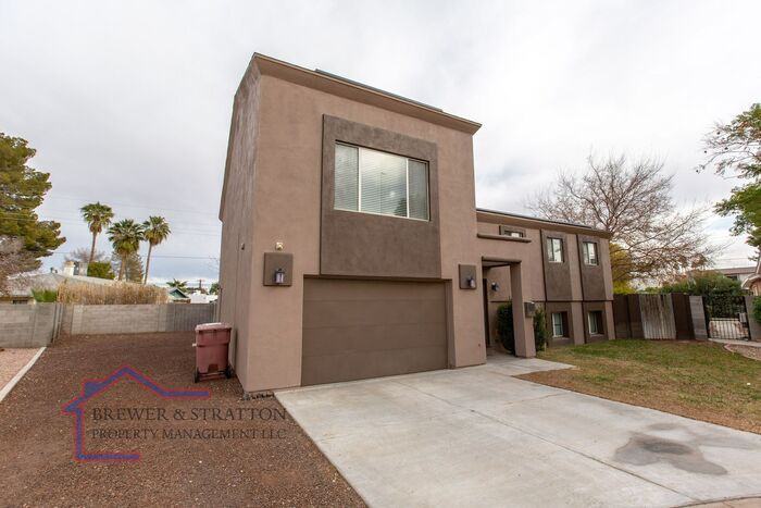 8421 E Mackenzie Dr - Photo 2 of 49