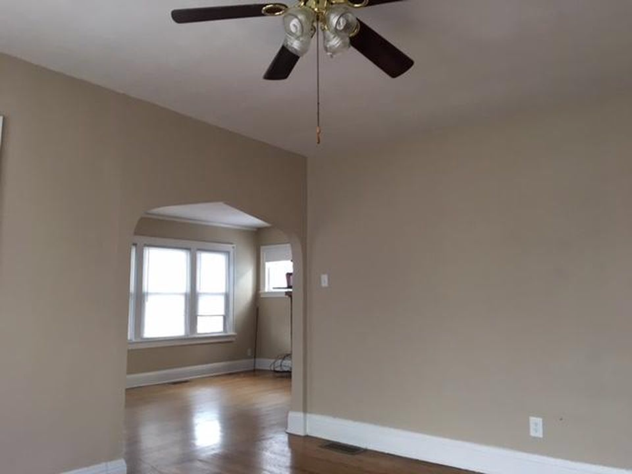 474 Wengler Ave - Photo 3 of 6