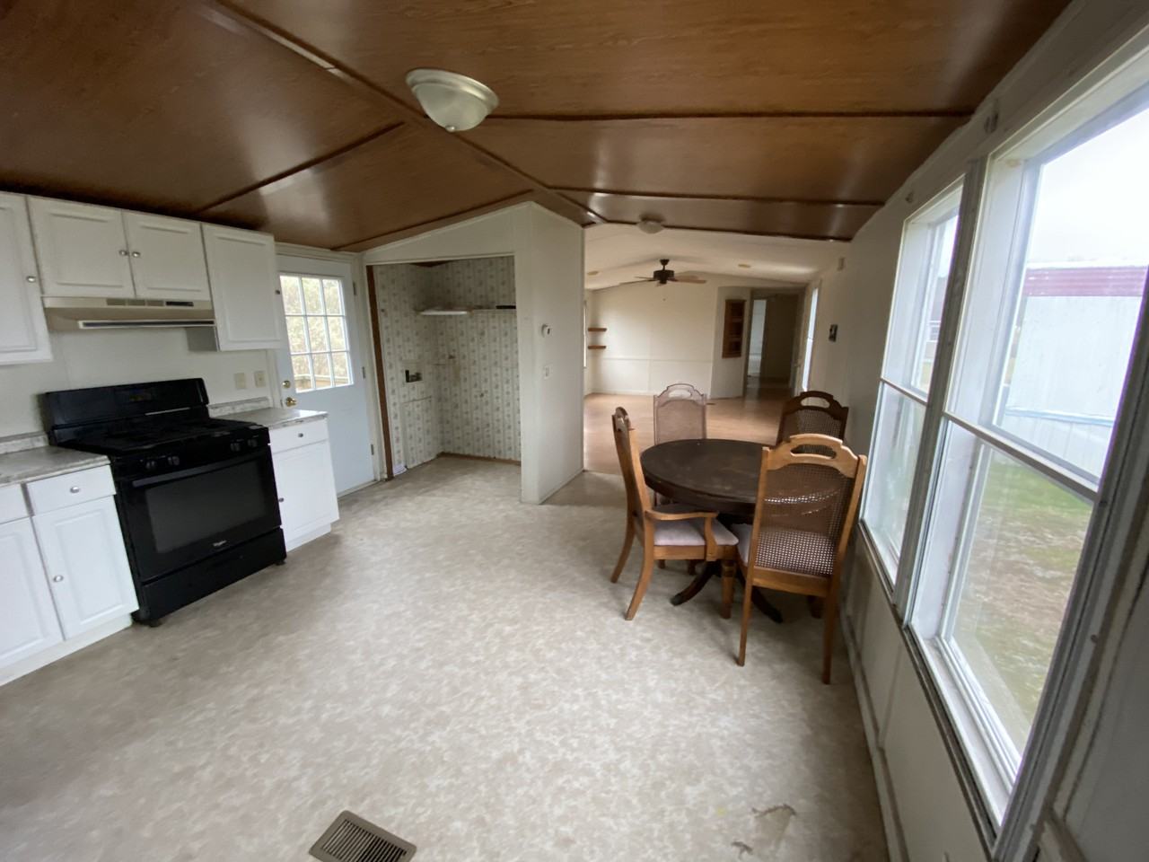 4255 Strobel Ln - Photo 2 of 12