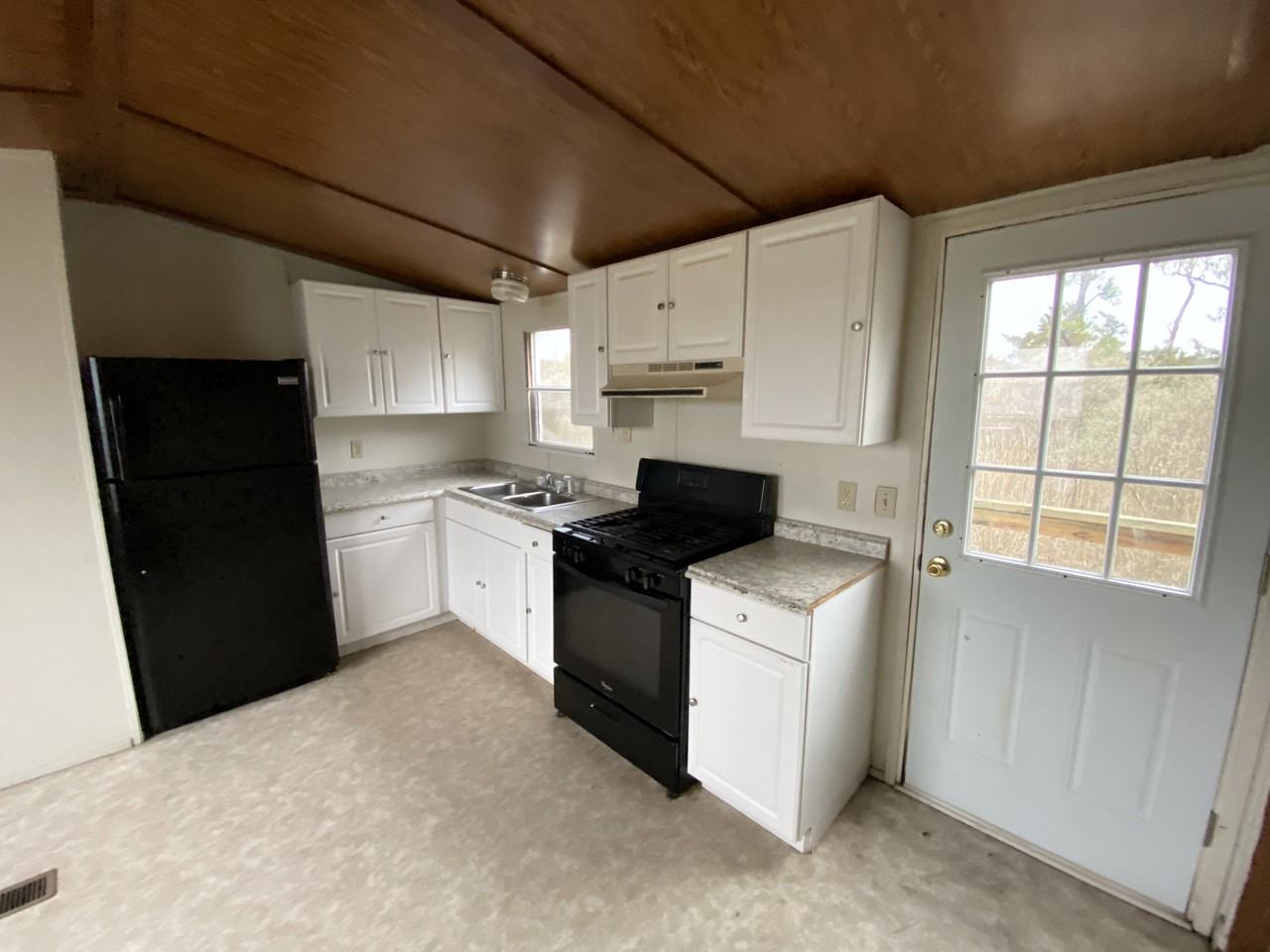 4255 Strobel Ln - Photo 3 of 12