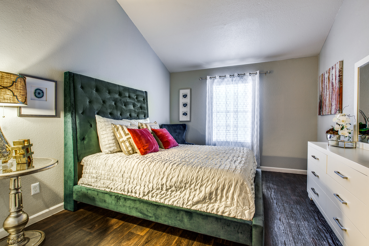 Maxwell Apartments - Photo 5 of 43