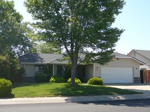 3177 Howard Dr - Photo 2 of 7