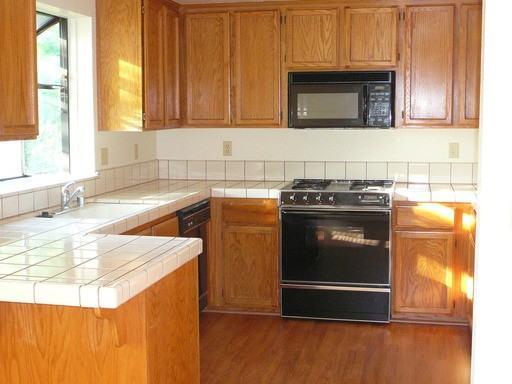 3177 Howard Dr - Photo 3 of 7